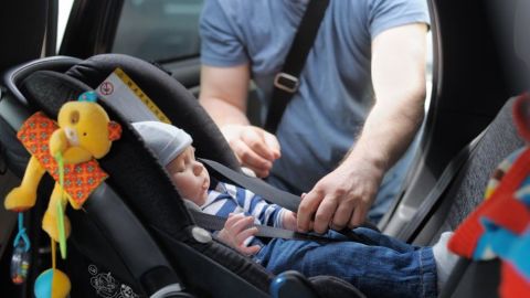 En un evento nacional, Walmart dio una "gift card" con $30 a cambio de el reciclaje de un "car seat"