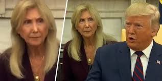 Traductora italiana no da crédito a las palabras de Donald Trump.