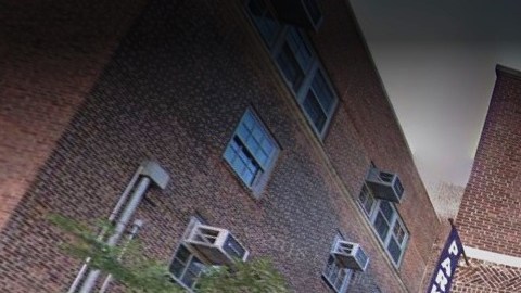 El crimen sucedió en Park East High School, 105th St