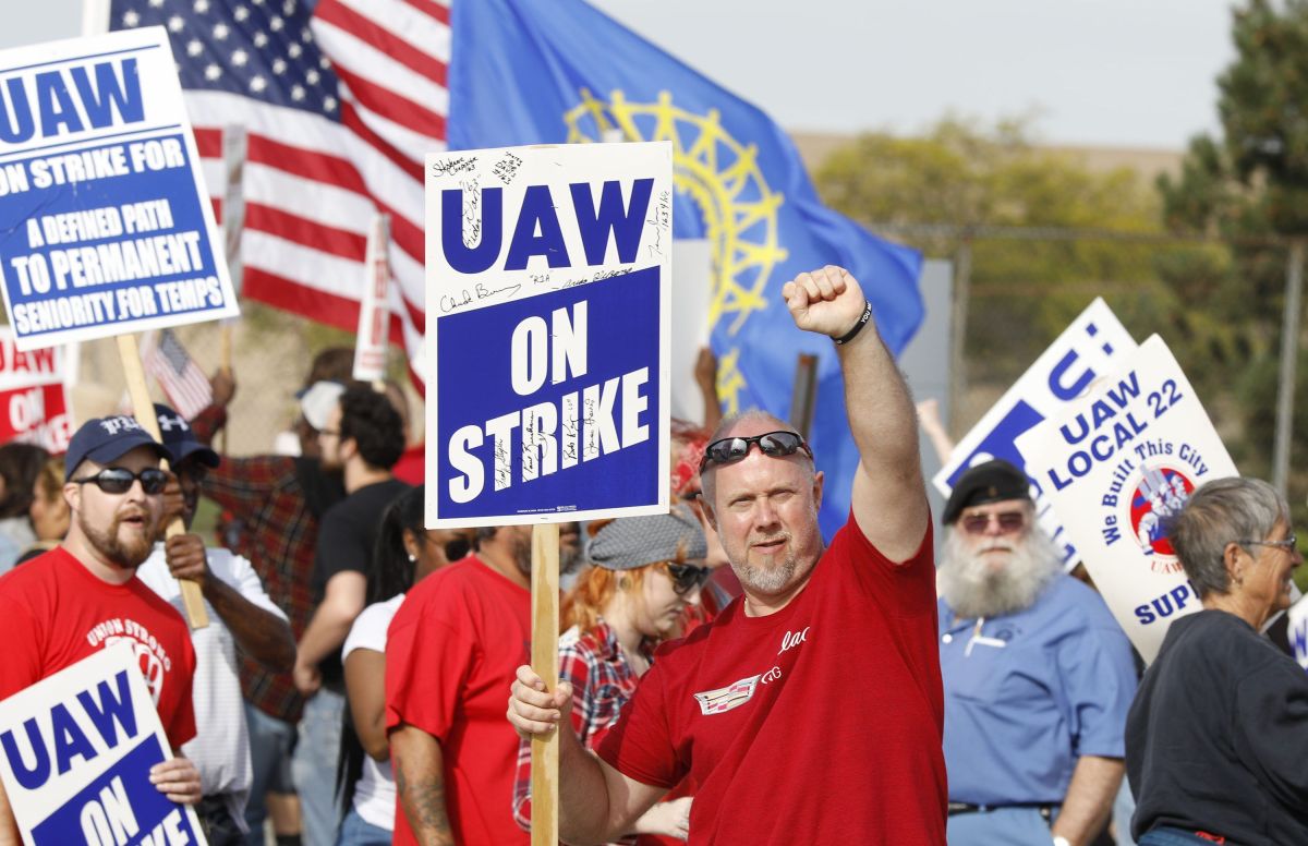 La huelga de trabajadores de General Motors duró 50 días.