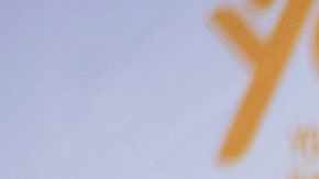 El Príncipe Harry, Duque de Sussex y Meghan, Duquesa de Sussex de Gran Bretaña llegan al Centro de Servicios de Empleo Juvenil en el municipio de Tembisa, Johannesburgo, el 2 de octubre de 2019.