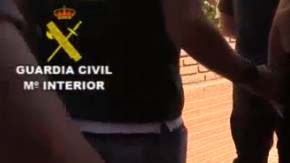 La mujer es de nacionalidad sueca,