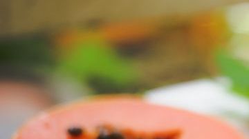 El consumo de una taza de papaya al día es un poderoso remedio para peder peso de manera natural y sin rebote, ya que acelera activamente el metabolismo.