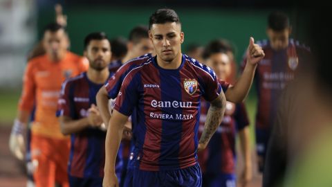 El futbolista cayó desde una terraza en el sexto piso.