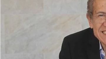 El profesor Latzo creó el programa 'Plantando América´.