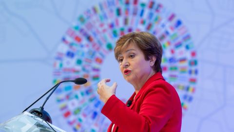 Kristalina Georgieva, directora gerente del FMI, en su discurso previo antes de la reunión anual de esta organización. / EFE/EPA/ERIK S. LESSER