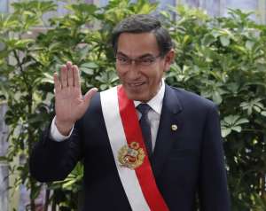 Congreso destituyó al presidente peruano Vizcarra por "incapacidad moral" cuando era gobernador