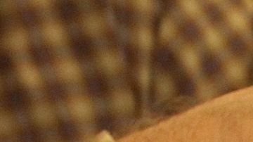 Una solicitante acude a un especialista en seguros médicos en la ciudad de Pasadena.