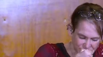 Molly Schuyler es una comedora que gusta competir y romper récords.
Screenshot de Youtube