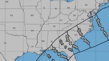 Previsión del Centro Nacional de Huracanes (NHC, en inglés) sobre la evolución de los vientos con fuerza de tormenta tropical previstas para el fin de semana en el sur y sureste de EEUU (mapa publicado en la madrugada de este viernes).