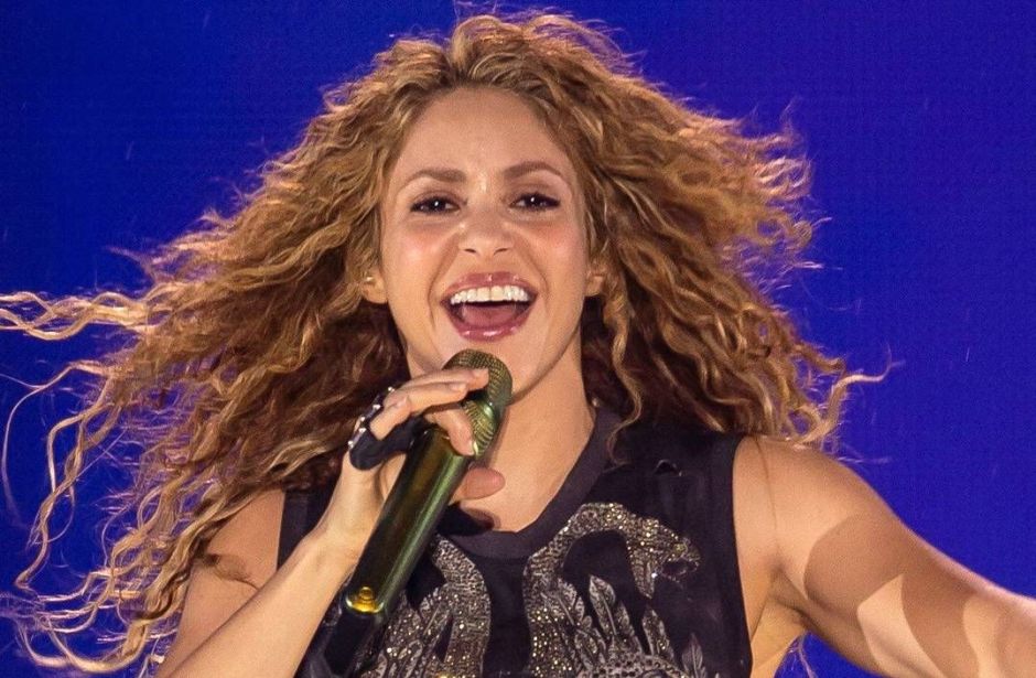  Shakira  sorprende a sus admiradores por la sensual forma 