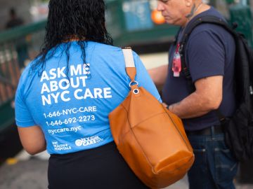 Si usted o alguien que conoce desea obtener más información sobre NYC Care o inscribirse, visite nyccare.nyc o llame al 1-646-NYC-CARE (1-646-692-2273).