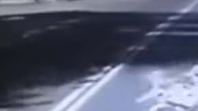 Un video muestra el choque.