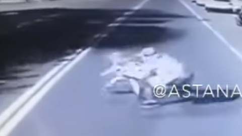 Un video muestra el choque.