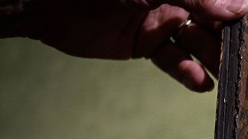 La anciana nunca esperó que su pequeña pintura podría convertirla en millonaria.