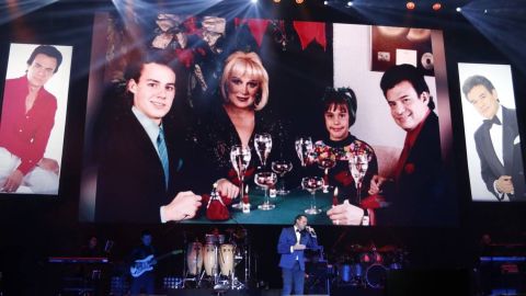 Rinden tributo a José José en el Zócalo