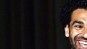 Mohamed Salah desató polémica tras posar con Alessandra Ambrosio.