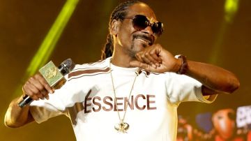 NEW ORLEANS, LA - JULY 06:  Snoop Dogg performs onstage during the 2018 Essence Festival presented By Coca-Cola - Day 1 at Louisiana Superdome on July 6, 2018 in New Orleans, Louisiana.  (Photo by Bennett Raglin/Getty Images for Essence)