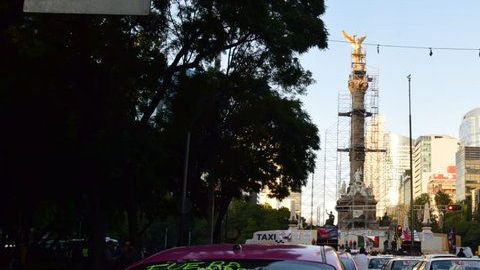 Protesta en el Ángel de la Independencia.