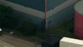 El camión fue hallado en la localidad de Grays, en Essex, al Este de Inglaterra.