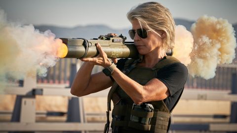 Linda Hamilton en una escena de Terminator: Dark Fate.