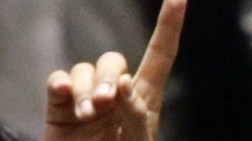 Sergio Mayer tiende la mano a la familia de José José