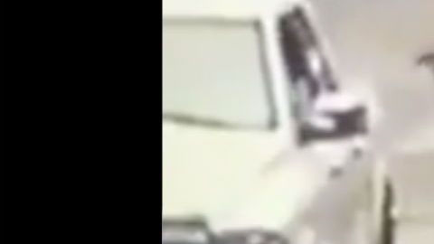 VIDEO: Sicario del narco mata a empresario que se dedicaba a la siembra de aguacate