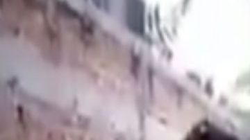 VIDEOS: Sicarios de El Marro interrogan y luego descuartizan a policías por operar para el CJNG