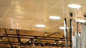 Para el mediodía, más de 3,000 personas ya habían entrado a la nueva sucursal.