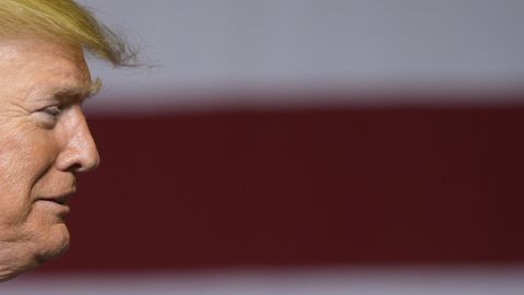 Nikki Haley cree que no lo hicieron por desafiar al presidente.