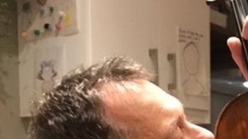 El violín data del año 1709.