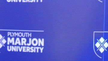 Después de un comienzo difícil, Maddy Hopson desafió sus probabilidades y se graduó en la universidad.