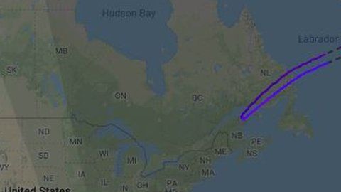 El vuelo regresó a Ámsterdam más de cinco horas y media después del despegue.