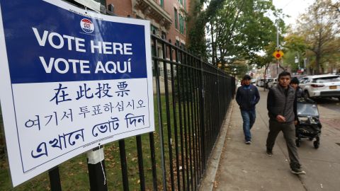 Votantes hispanos hablan de la jornada electoral del 5 de Noviembre.