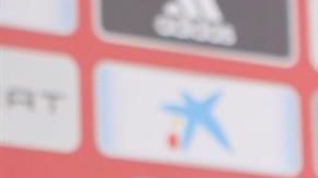 Muchos están molestos por la destitución del joven entrenador español de la selección.