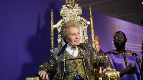 Walter Mercado.