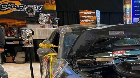 Los mecánicos de Quintin Brothers Auto and Performance tardaron más de mil horas en restaurar este Dodge Challenger para que un ladrón lo robara en el marco del SEMA show 2019