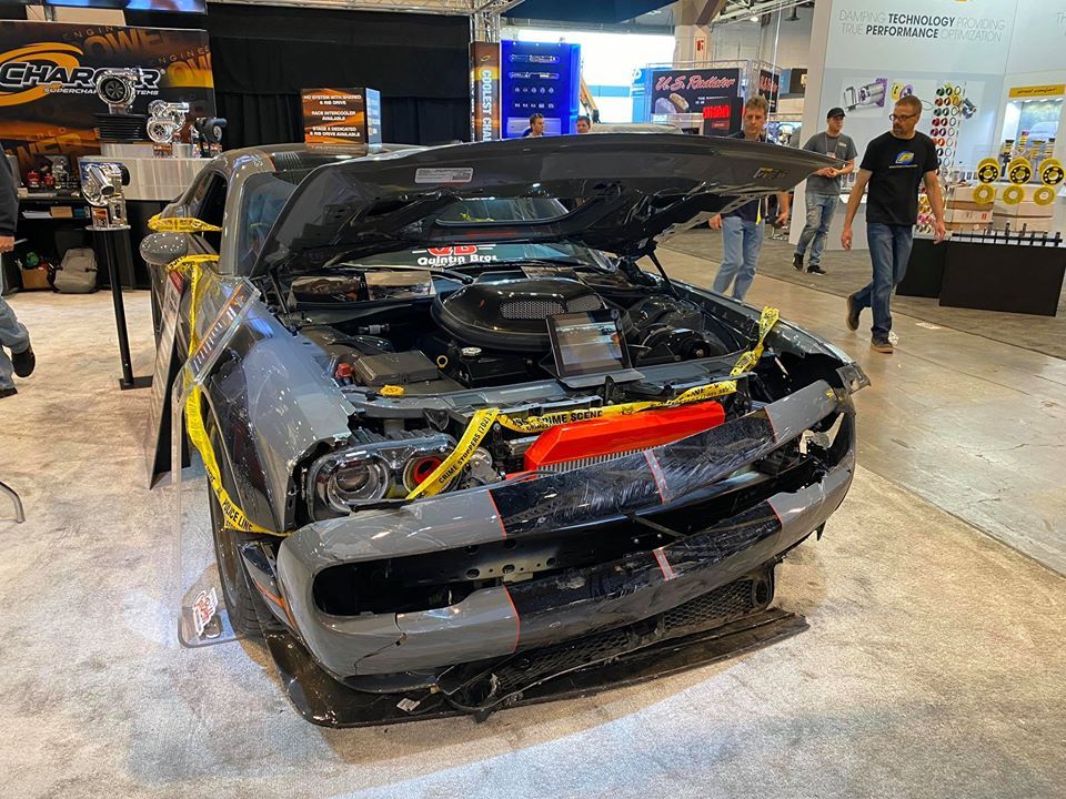 Los mecánicos de Quintin Brothers Auto and Performance tardaron más de mil horas en restaurar este Dodge Challenger para que un ladrón lo robara en el marco del SEMA show 2019