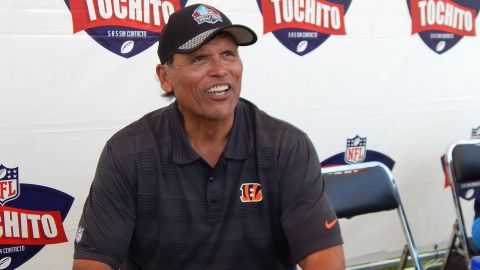 Anthony Muñoz llegó a México a impartir una serie de clínicas llamadas “Play60 Character Camp.