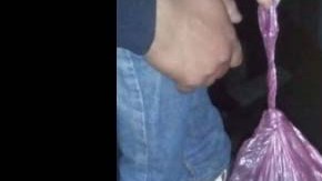 El menor cargaba con una bolsa de ropa.