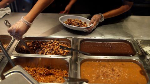 La cadena trata de que la mayoría de su carne  provenga de reses alimentadas con pasto.