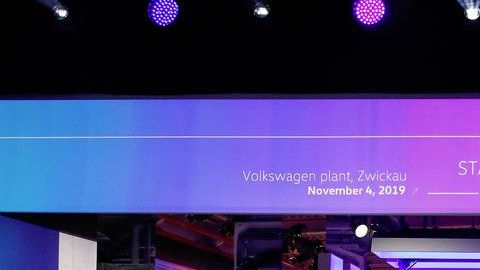 Angela Markel, la primera ministra de Alemania, asistió a la inauguración de la producción del ID. 3 en Zwickau, Alemania