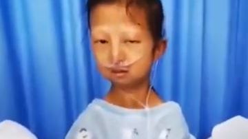 Tiene el aspecto de una niña cuando en realidad tiene 24 años.