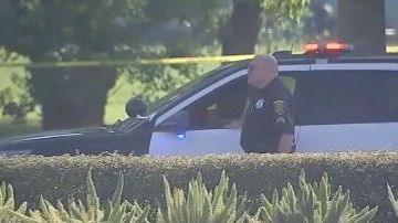 La policía emprendió una amplia persecución de los presuntos atacantes.