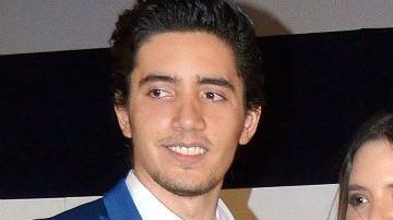 Alex, América y Camila Fernández, con su mamá, América Guinart