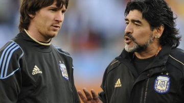 Las épocas en las que Diego Maradona dirigió a Lionel Messi, tampoco fueron exitosas para la albiceleste.
