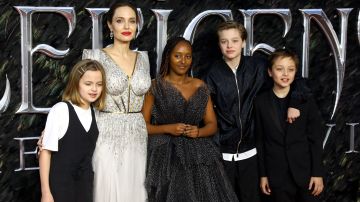 Angelina Jolie y sus hijos.