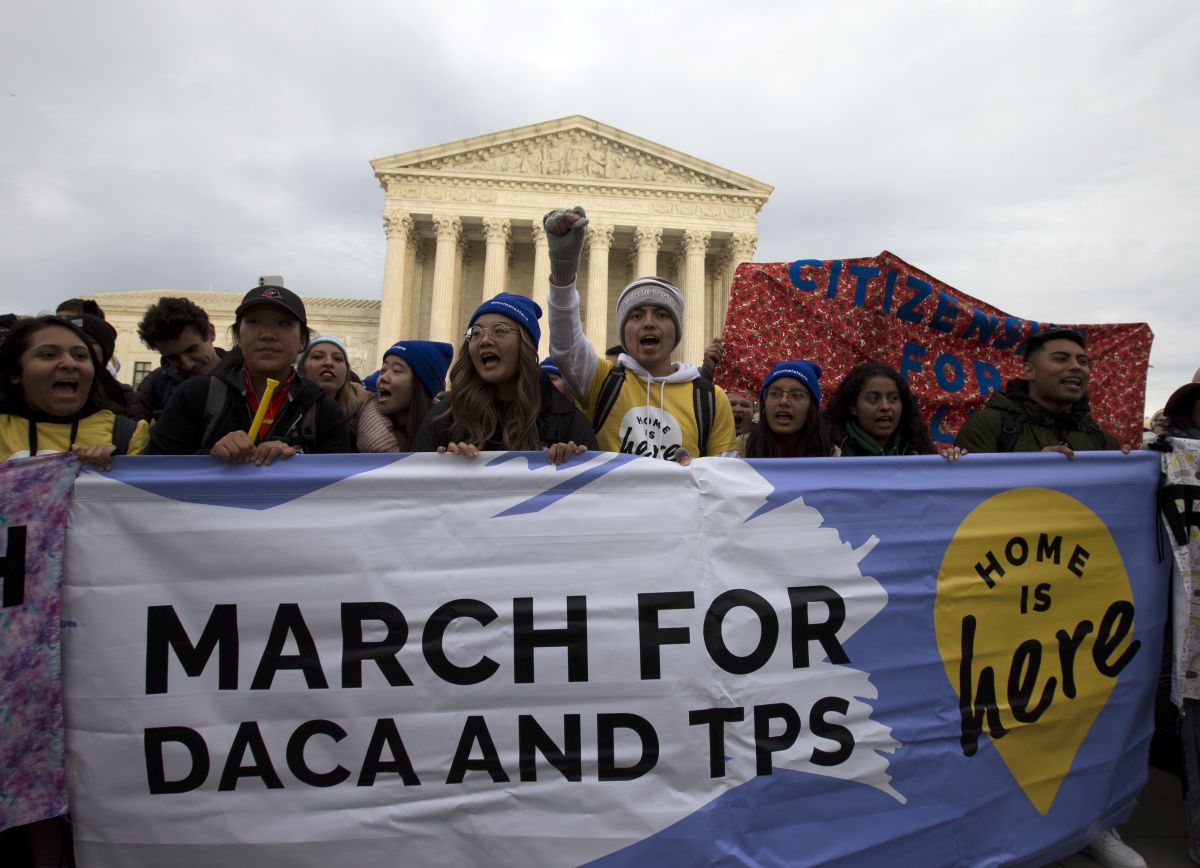 Activistas y Soñadores se desplazaron a Washington para audiencias de DACA.