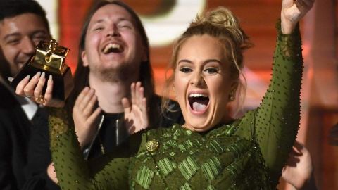 La cantante británica logró perder peso gracias a una rutina de pilates y una polémica dieta