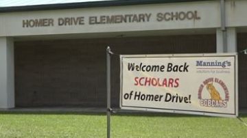 El Distrito Escolar de Beaumont fue notificado y en un comunicado dijeron que el caso se encuentra bajo investigación.
